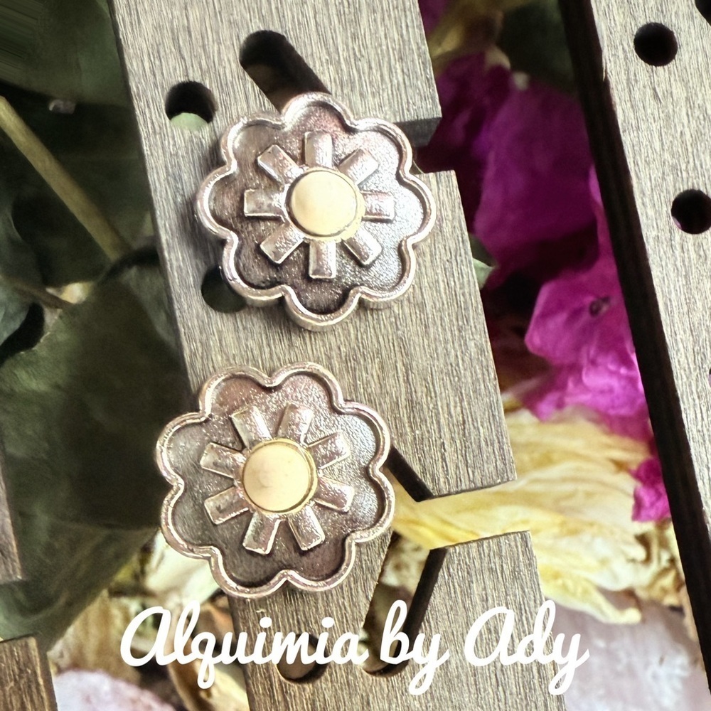 Big flowers Turquoise silver stud earrings